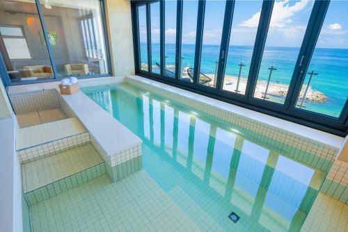 Gallery image of Gangneung Oriatelier Pool Villa in Gangneung