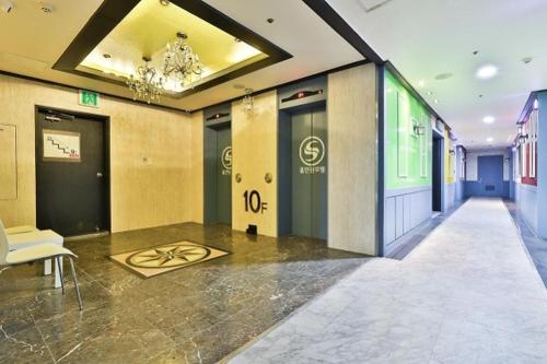 昌原市にあるChangwon Sangnam-dong Hall in Oneのギャラリーの写真