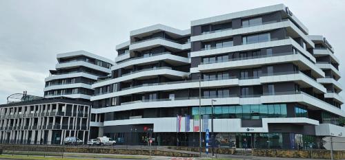 El edificio en el que está el departamento