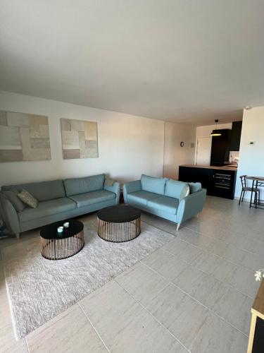 Newly Renovated City & Beach Apartment