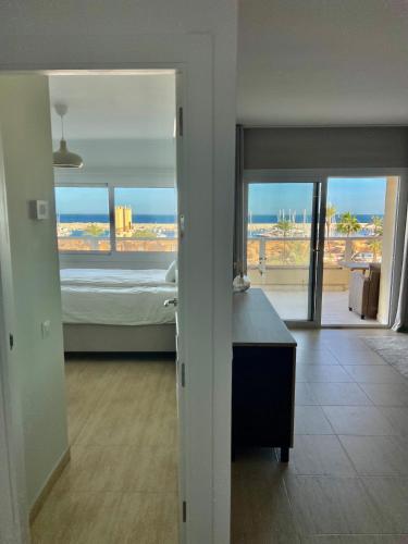 Newly Renovated City & Beach Apartment