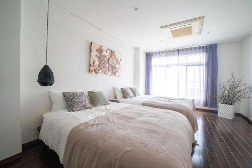 Leisure Stay Osaka USJ, 10min Universal Studio Japan, 11min to Namba and Shinsaibashi, 147m2 for 10ppl, Whole House Rental, Family kids friendly, 25m2 roof balcony, Gym&Yoga