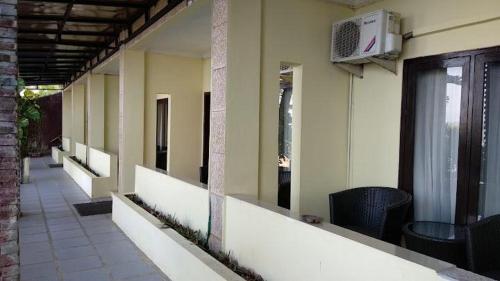 Un balcón o terraza en kalaki beach hotel