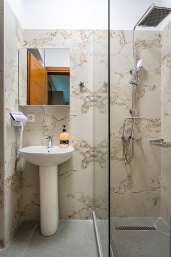 Kosmos Service Apartment Modern Spirit 2