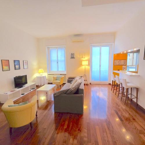 At Home - Turati/Porta Nuova Apartment