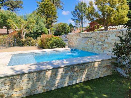 Πισίνα στο ή κοντά στο La VILLA OCEAN AVEC SPA et PISCINE - Les GITES DE CAMPARAN