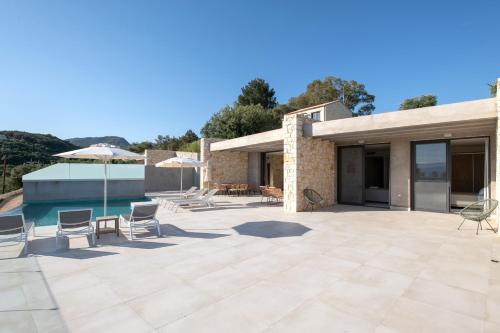 Villa Waterlily by PosarelliVillas