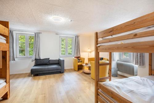 Postel nebo postele na pokoji v ubytování Gasthaus Hirschen Holl