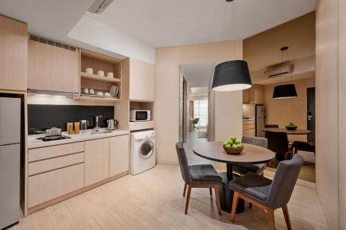 Dapur atau dapur kecil di Oasia Suites Kuala Lumpur by Far East Hospitality