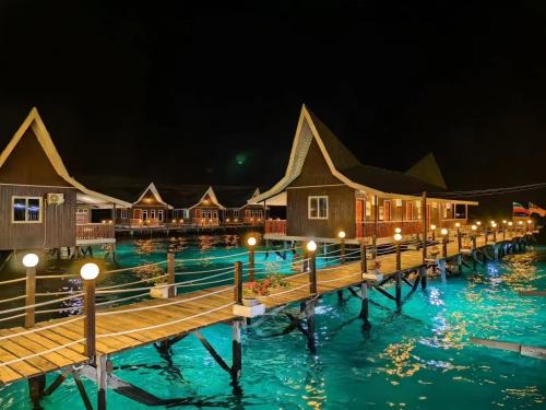 Bazén v ubytování Starz Water Village仙本那星星美亚水屋 nebo v jeho okolí