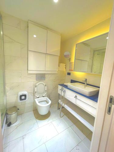 Ένα μπάνιο στο Batumi VIP hotel
