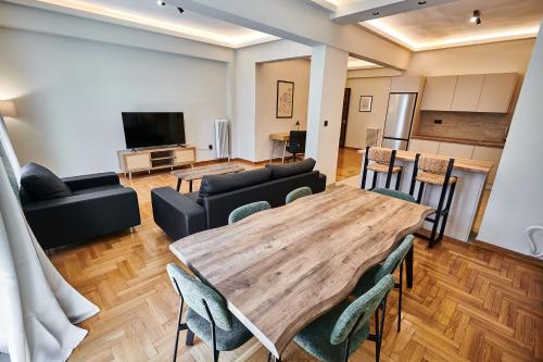 Brand new Athens Museum Apt