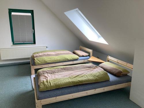 Postel nebo postele na pokoji v ubytování Große Wohnung Oberntor