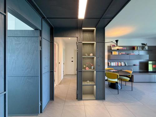 80m2, 7 piano, bilocale con 2 terrazze e 2 bagni