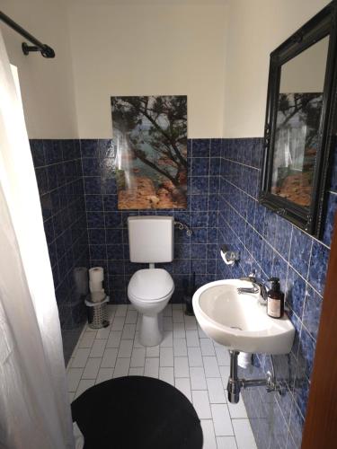 Un baño de Haus Sengbach im Bergischen Land mit 2 Schlafzimmern