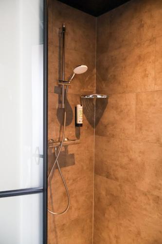 Hotel de Abdij tesisinde bir banyo