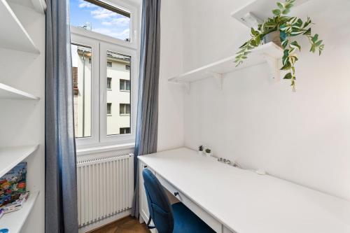 Bright and Quiet Apartments, Just 10 Minutes to U4, U6 and Schönbrunn Palace