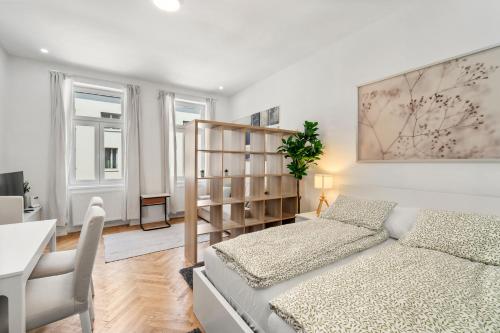 Bright and Quiet Apartments, Just 10 Minutes to U4, U6 and Schönbrunn Palace