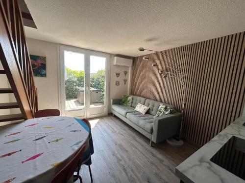 Petite maison dans résidence avec piscine