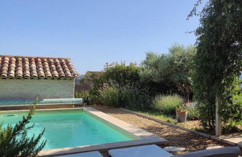 Calme et piscine au cœur du Luberon