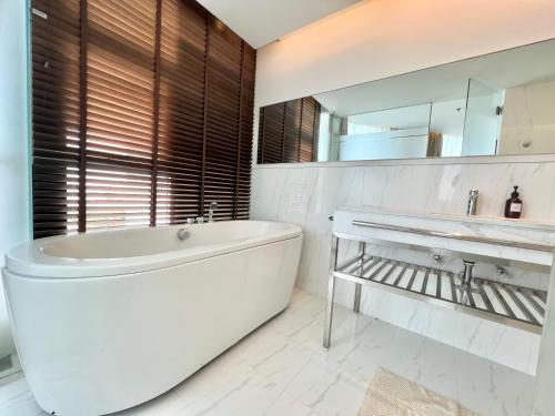 Bilik mandi di Sathorn Prime Residence 2BR #Bangkok