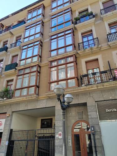Habitación con baño privado en el centro de Bilbao