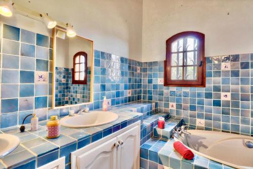 Photo de la galerie de l'établissement 3-bedroom villa with terrace and swimming pool Artignosc sur Verdon, à Artignosc-sur-Verdon