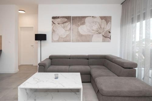 Anavi Apartment