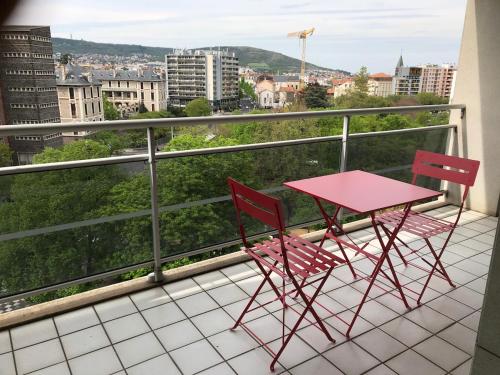 F1 avec vue dégagée, 6 m2 terrasse, Wi-Fi