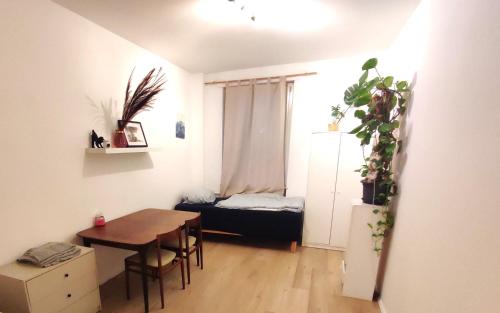 Χώρος καθιστικού στο Green Plants 24 7 Check In 4 Persons