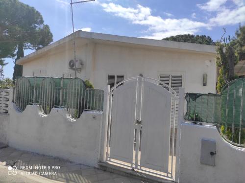 Το κτήριο όπου στεγάζεται  η βίλα