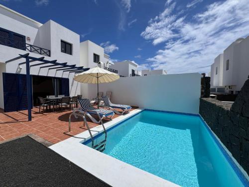Papagayo House