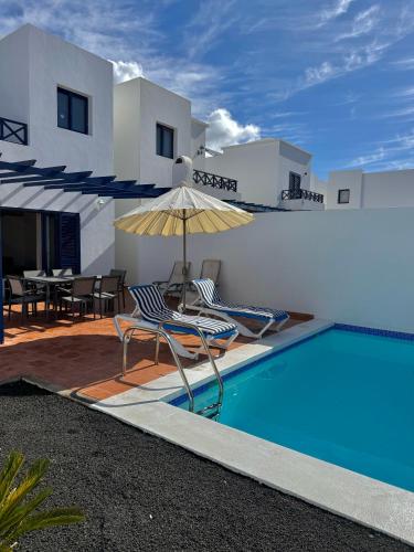 Papagayo House
