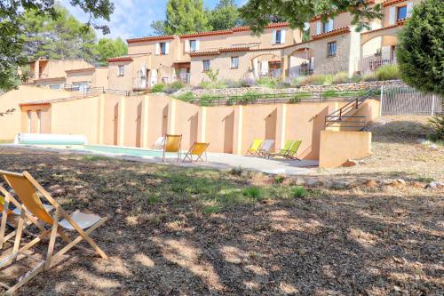 Photo de la galerie de l'établissement 4-guest flat wterrace & shared pool Verdon countryside, à Artignosc-sur-Verdon