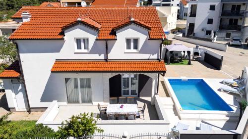 Bazén v ubytování Villa Sea nebo v jeho okolí