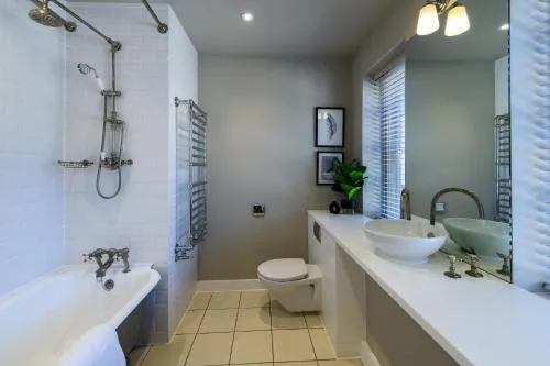 Holm House - Stylish Coastal Suites - HEDD Spa - Silures Bar & Restaurant photo 8