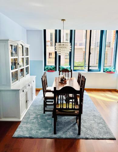 Trendy Ruzafa Neighborhood - Spacious 3BR with Double Terrace