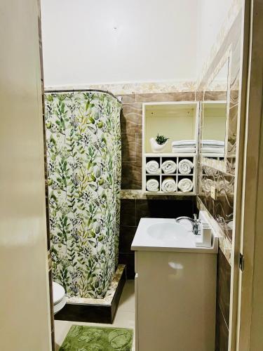Un baño de Olive Breeze
