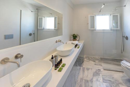 Ένα μπάνιο στο Mimoza's House Spetses