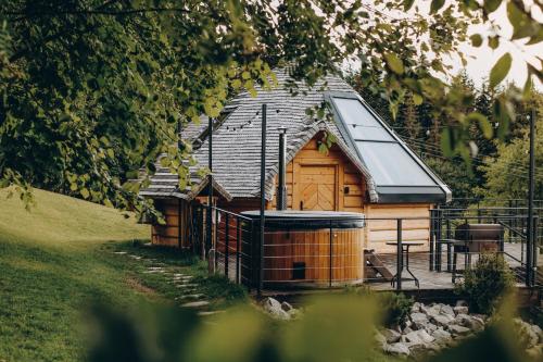 Osada Poli Koniaków - Panoramiczny Domek nr 4 z Prywatną Balią i Hydromasażem