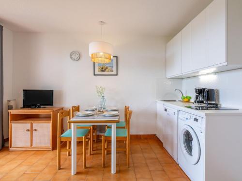 Apartment Les Coteaux de la Nartelle-22 by Interhome