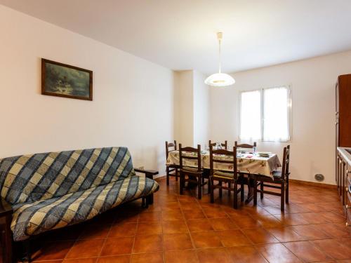 Ruang duduk di Apartment La Colombera-5 by Interhome