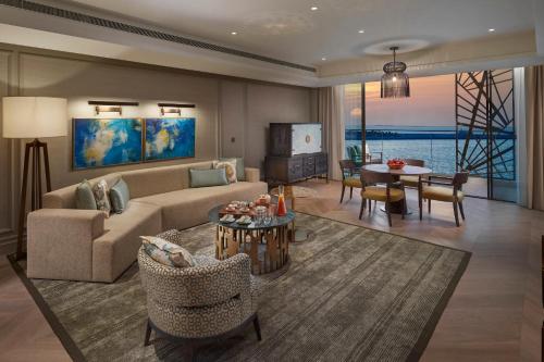 Mandarin Oriental Jumeira, Dubai — Photo of the whole room