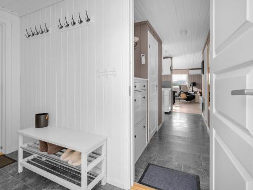 Kuchyň nebo kuchyňský kout v ubytování Chalet Solbu by Interhome