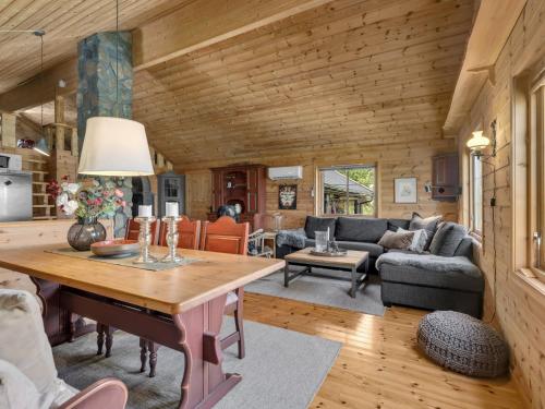 Χώρος καθιστικού στο Chalet Mariabu by Interhome
