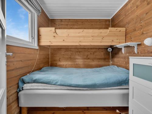 Ένα ή περισσότερα κρεβάτια σε δωμάτιο στο Chalet Knodden by Interhome