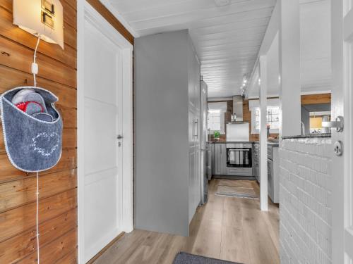 Η κουζίνα ή μικρή κουζίνα στο Chalet Knodden by Interhome