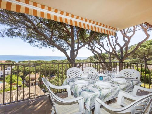 Apartment Melis II M9 Playa de Pals by Interhome