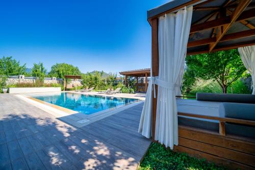 Πισίνα στο ή κοντά στο Villa Güney