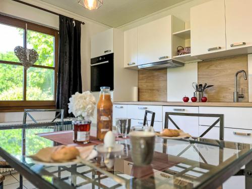 Η κουζίνα ή μικρή κουζίνα στο Holiday Home Brüderchen by Interhome